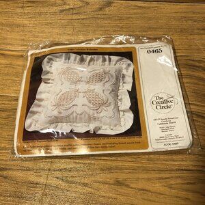 Creative Circle Vintage  Pineapple cushion front with ruffles